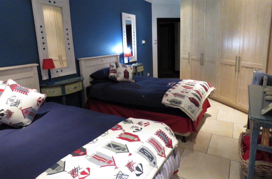 6 Bedroom Property for Sale in Jeffreys Bay Central Eastern Cape